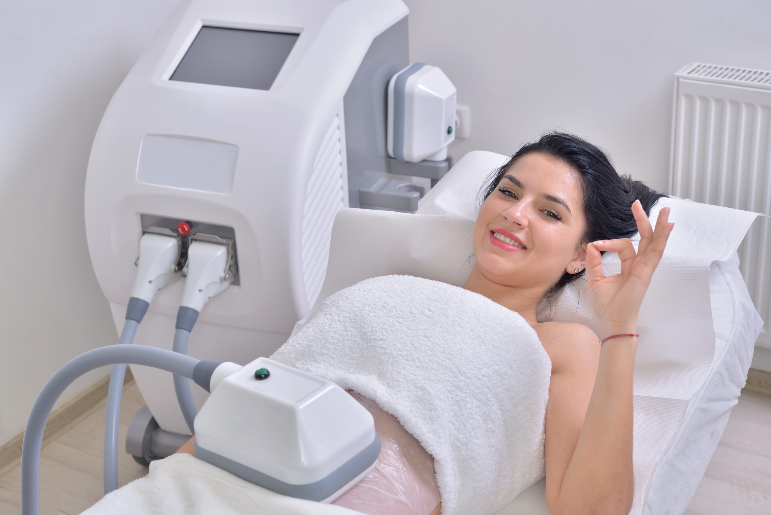 Comparing the treatment procedures of Fat Dissolving and Fat Freezing