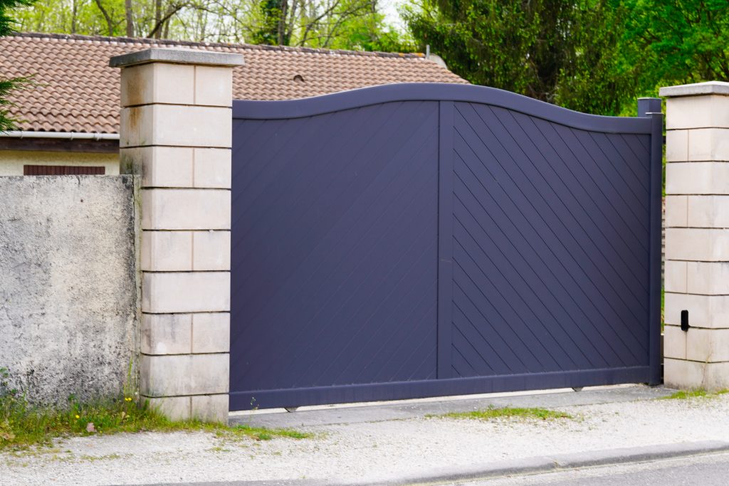 How Commercial Electric Driveway Gates Improve Property Appeal and Value?